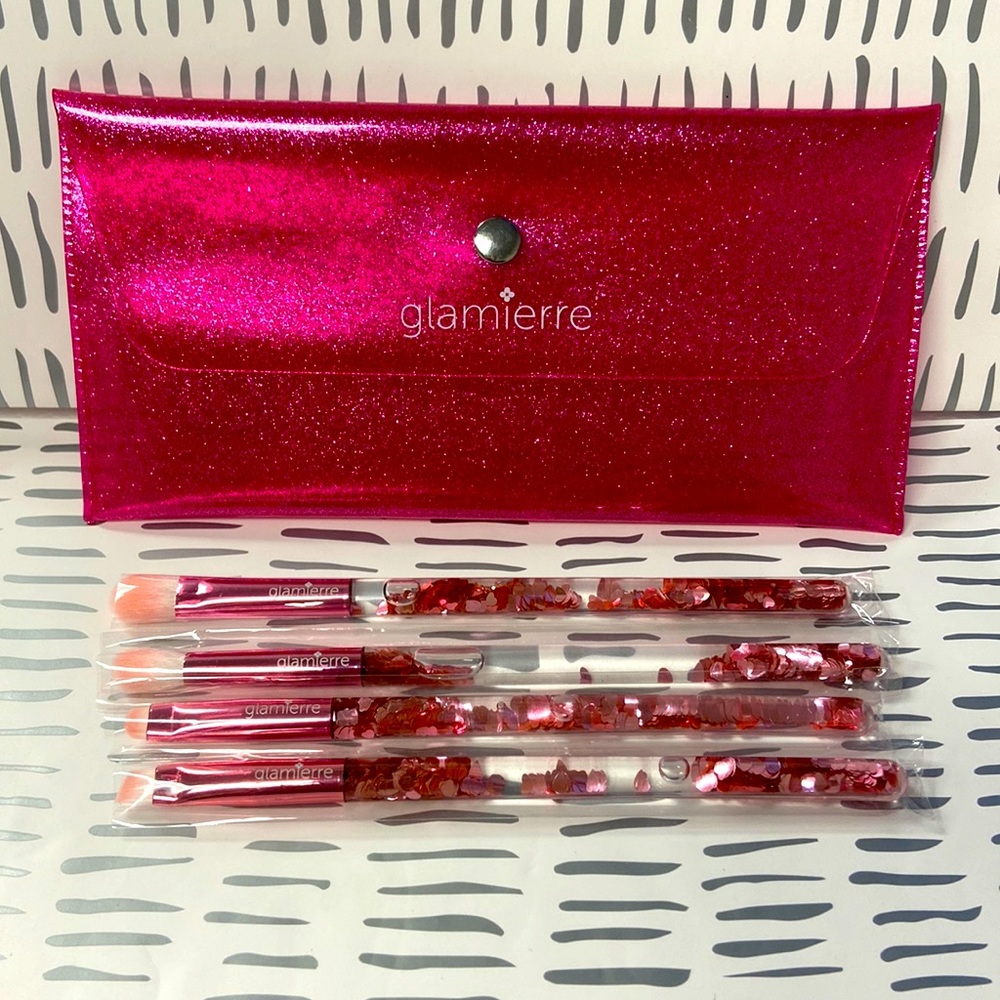 NEW GLAMIERRE 5-PIECE MAKEUP BRUSH & BAG